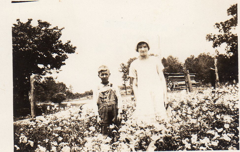 George__Arta__Irene__Landrum__Wilma__Louie__Charles_E..jpg