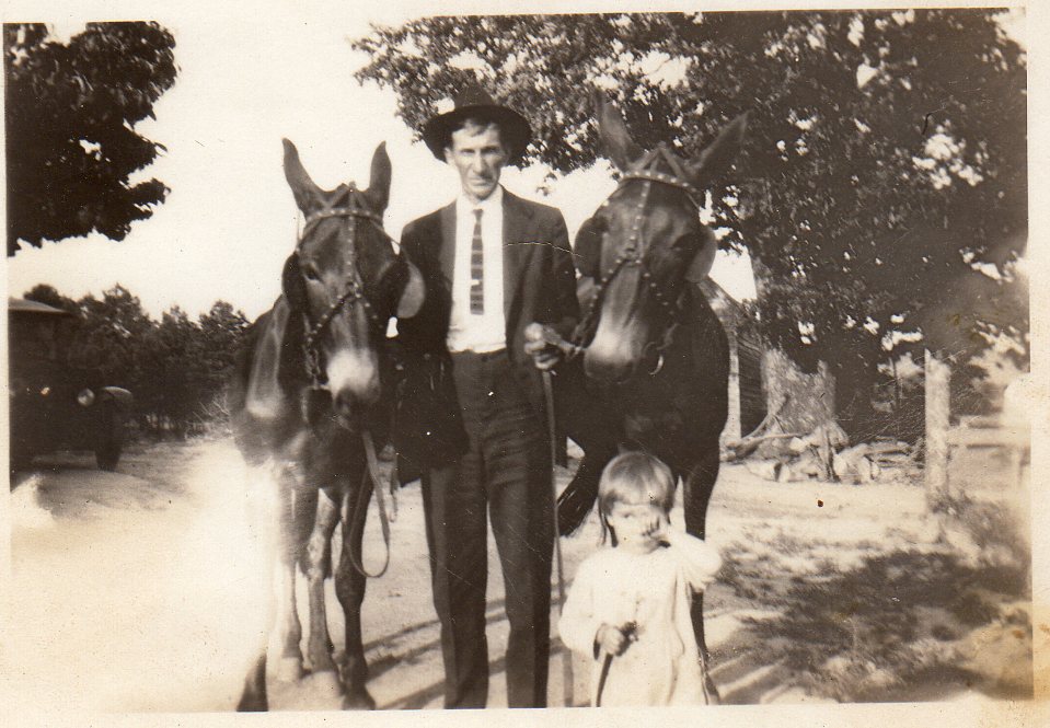 George__Arta__Irene__Landrum__Wilma__Louie__Charles_E..jpg