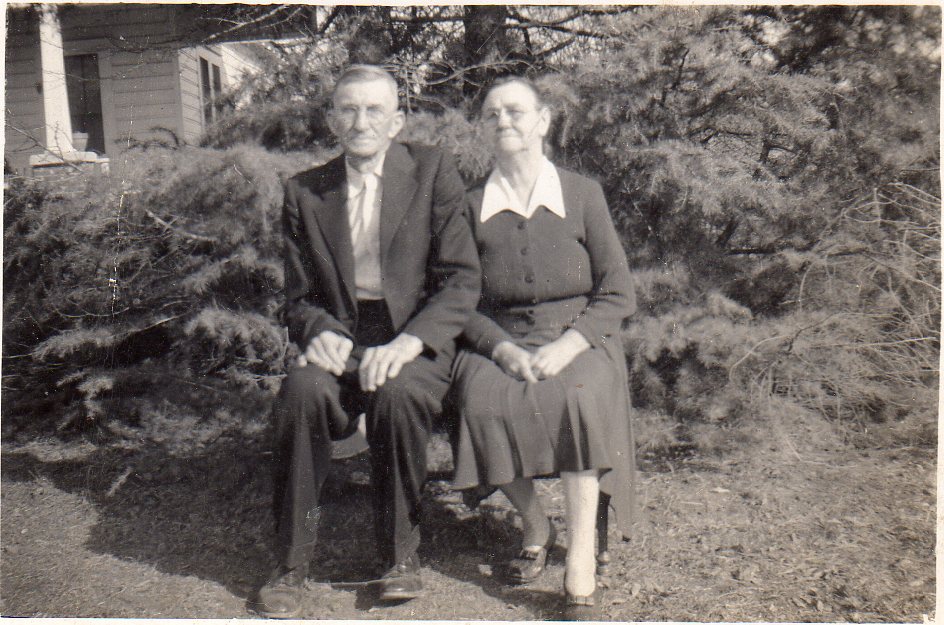 George__Arta__Irene__Landrum__Wilma__Louie__Charles_E..jpg