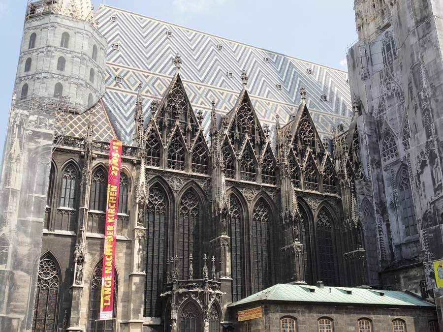 ViennaStStephensCathedral.jpg